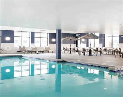 Hampton Inn & Suites La Crosse Downtown - La Crosse Day Use Rooms | HotelsByDay.com