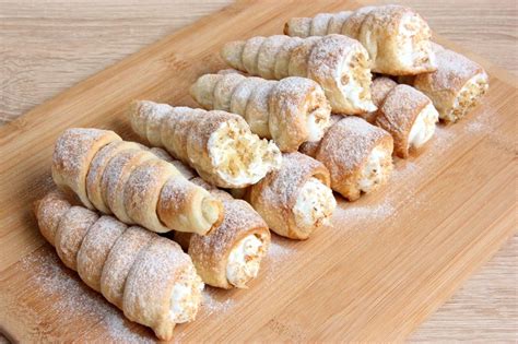 Пирожные трубочки с заварным кремом рецепт с фото пошагово - 1000.menu