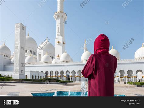 Woman Abu Dhabi Mosque Image Photo Free Trial Bigstock