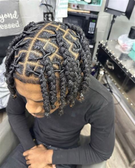 𝐏𝐑𝐄𝐓𝐓𝐘𝐁𝐋𝐔𝐍𝐓𝐙 Dreadlock hairstyles for men Twist hair men Short