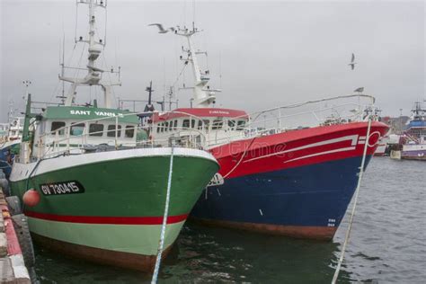 Barcos Dos Peixes Traineiras No Porto De Guilvinec Brittany France