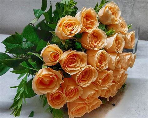 Beautiful Peach Roses Bouquet – India's Best Florist Autumn Lotus