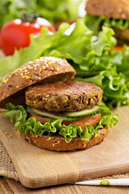 Valor Nutricional Y Calor As De La Hamburguesa De Falafel Vs Carne