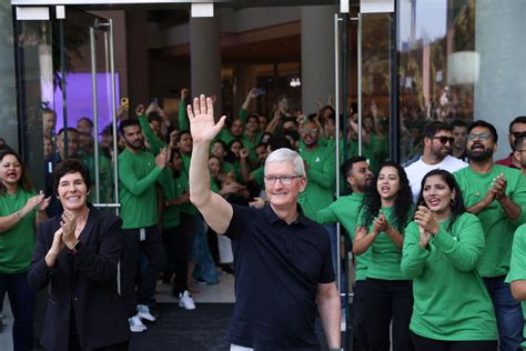 Apple Opens First Retail Store In India Chinadaily Cn