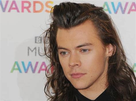 Harry Styles Ex Integrante De One Direction Lanza Lbum Debut Hom Nimo