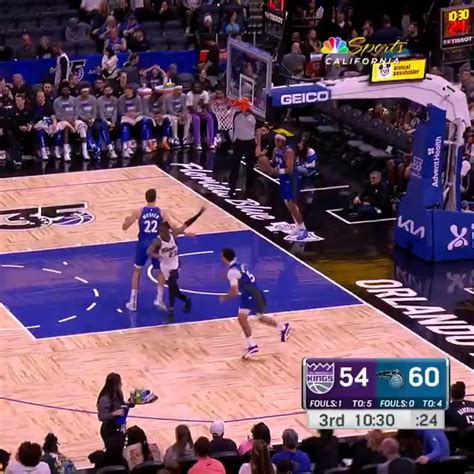 De Aaron Fox Dominates 31 PTS To Lead Kings Past Magic In Orlando