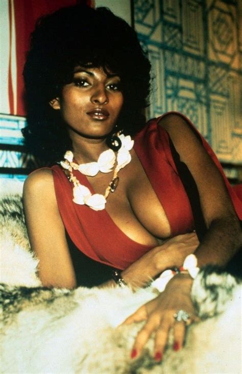 Stunning Photos Of Pam Grier In The 1970s Rare Historical Photos