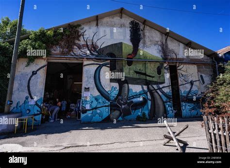 Street Art Bordeaux Stock Photo Alamy