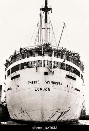 Empire Windrush packed with West Indian immigrants on arrival at the Stock Photo: 140734825 - Alamy