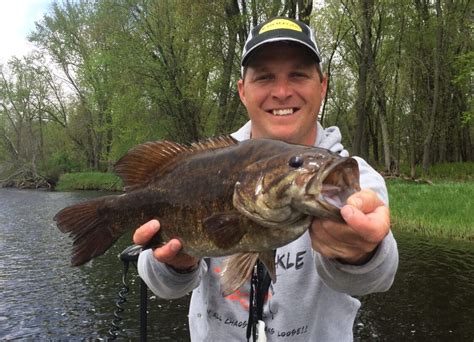 Wisconsin Bass Fishing Guide Top River Fishing Tips For Spring