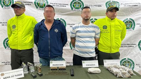 VIDEO Capturaron A Dos Personas Con Una Caleta De Armas Municiones Y