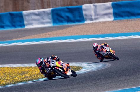 Aksi Heroik Veda Ega Pratama Di Race 2 Red Bull Rookies Cup Prancis