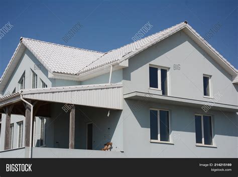 House White Tiled Roof Image & Photo (Free Trial) | Bigstock