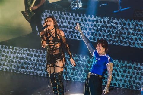 Pabllo Vittar participa de show do Bring Me the Horizon em São Paulo