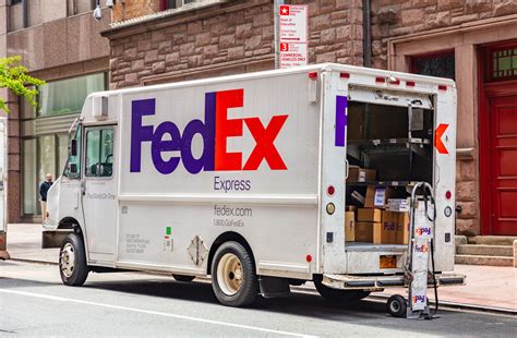 Good News You Can Use: FedEx Driver Sanitizes Package for Girl with Autoimmune Disorder