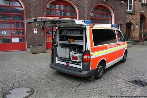 NEF D US 2582 der Feuerwehr Düsseldorf