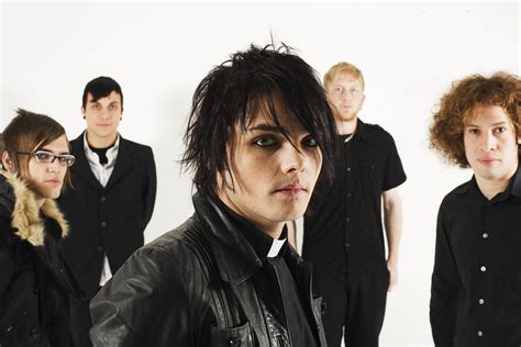 Gerard Way Eyes Too Far