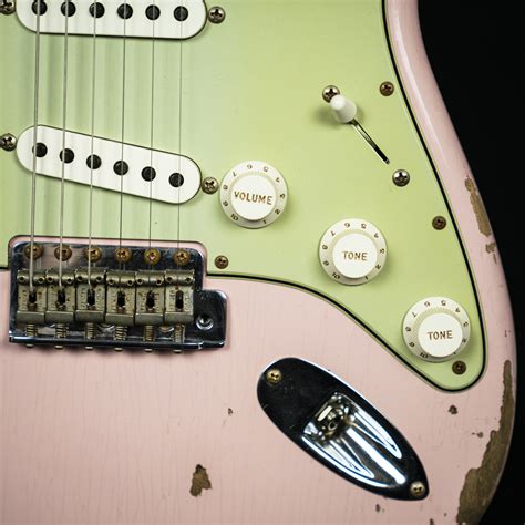 Fender Custom Shop Stratocaster Heavy Relic Shell Pink Guitars