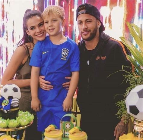 Pin de mártina em football Casais famosos Brumar Neymar e bruna