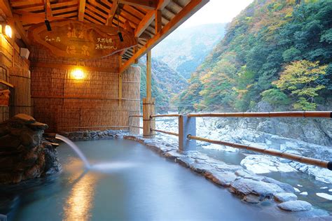 【紅葉温泉特集】秋の大自然＆露天風呂を堪能、jeepでゆく全国の“紅葉温泉” 2ページ目 2ページ中 Realstyle By Jeep®（リアル・スタイル By ジープ）