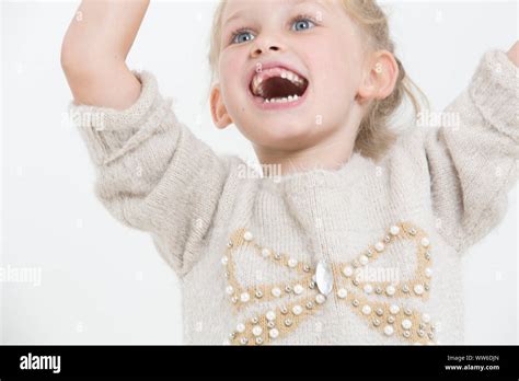 Gap Tooth Child Hi Res Stock Photography And Images Alamy