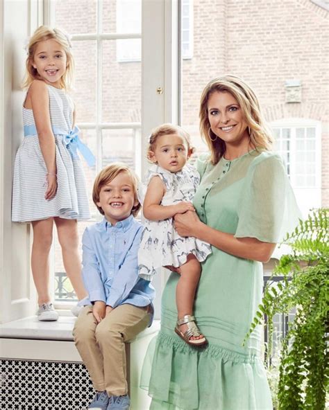 Photo La princesse Madeleine de Suède et ses trois enfants Leonore