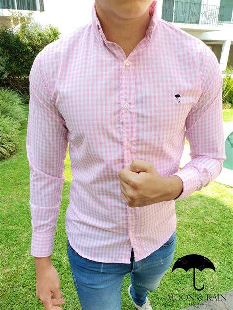 Outfit Para Hombre Camisa Rosa De Cuadros En Manga Larga Y Jeans De Mezclilla Hecho En México