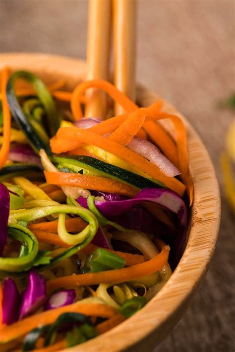 Asian Zoodle Salad - xoxoBella