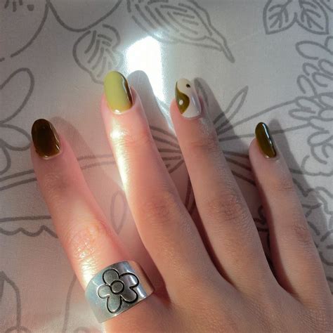 Green Nails With A Yin Yang Design Yin Yang Nails Instagram Profile