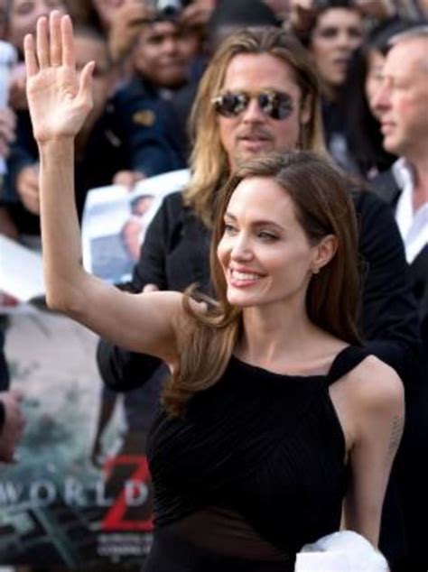 الظهور الأول لـ Angelina Jolie بعد استئصال ثدييها مجلة سيدتي