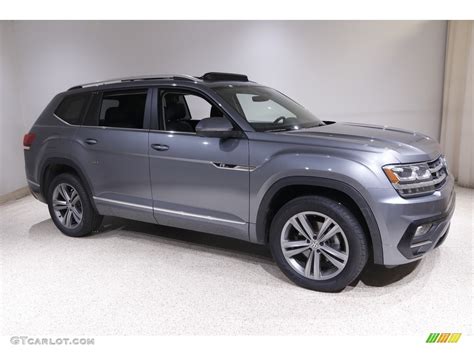 Platinum Gray Metallic Volkswagen Atlas Se Motion