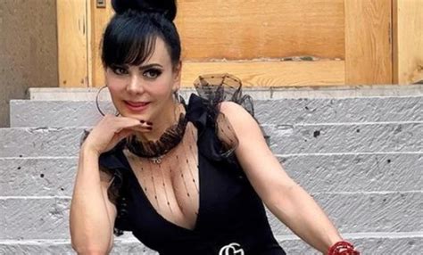 Maribel Guardia Presume Pierna Con Vestido Rojo