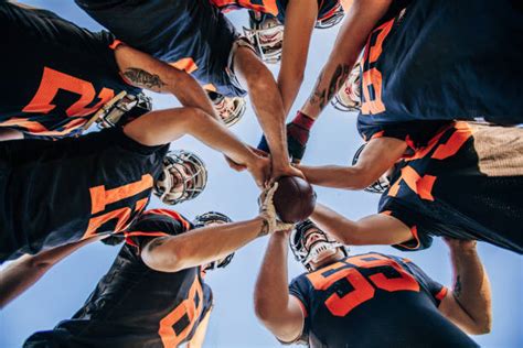 3,100+ Football Huddle Stock Photos, Pictures & Royalty-Free Images - iStock