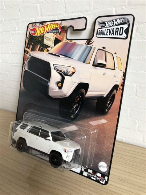 ホットウィール ミニカー HW ヤマダ電機限定 ブールバード 18 トヨタ 4ランナー 白 SUV Hot Wheels TOYOTA 4RUNNER 乗用車 売買されたオークション情報