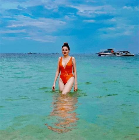 Hoa hậu Diễm Hương khoe dáng nóng bỏng với bikini Báo VTC News