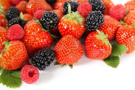 Beeren Brombeere Erdbeere Himbeere Stockbild Bild Von Korb