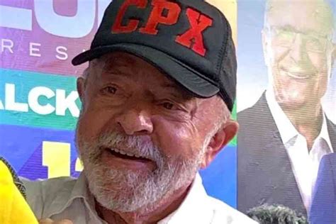 Boné CPX usado por Lula ajuda ONG a doar 3 mil cestas básicas