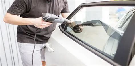 How to Remove Car Tint - Battery Skills