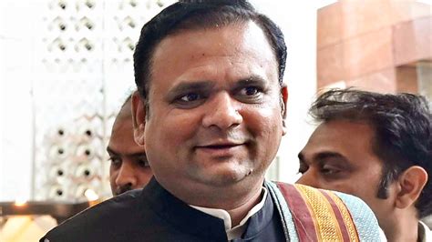 Sc Issues Notice To Maharashtra Speaker Over Disqualification Pleas