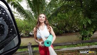 Essie Got Back Is Getting Picked Up Outdoors Porn Movies Movs