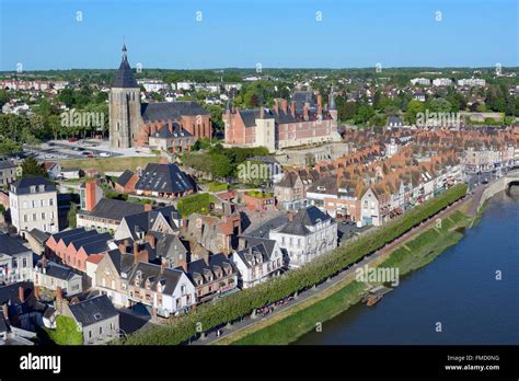 France, Loiret, Gien, Sainte Jeanne d'Arc (Joan of Arc) church, the castle and the banks of the ...