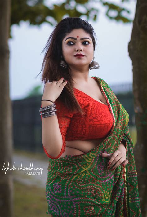 Watch Bengali Super Model Samapti Hot Photos In Fancy Saree Hotsaree