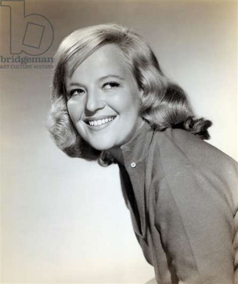 Image Of Kim Stanley Head And Shoulders Publicity Portrait For The Film