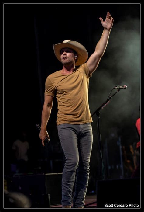 Dustin Lynch Bulge