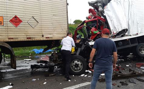 Médico se choca acidente no Contorno Sul na Grande Curitiba