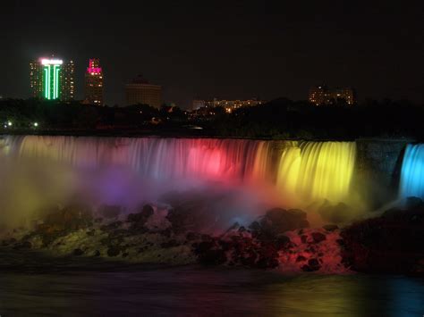 A Couples Weekend Getaway To Niagara Falls Usa Canada