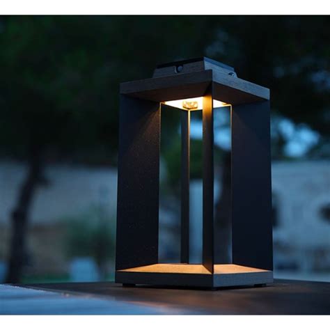 Lanterne Solaire Teckalu Noir H Cm Lumens De Chez Les Jardins