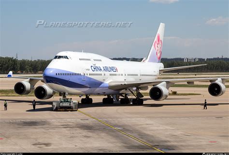 B 18210 China Airlines Boeing 747 409 Photo By LUSU ID 1007504