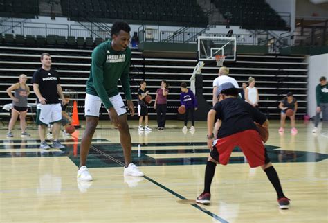 Photos: UWGB Basketball Fundamentals REACH activity | Big Brothers Big ...