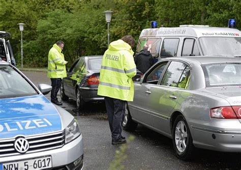 Krefeld Polizei Kontrolliert 112 Autofahrer